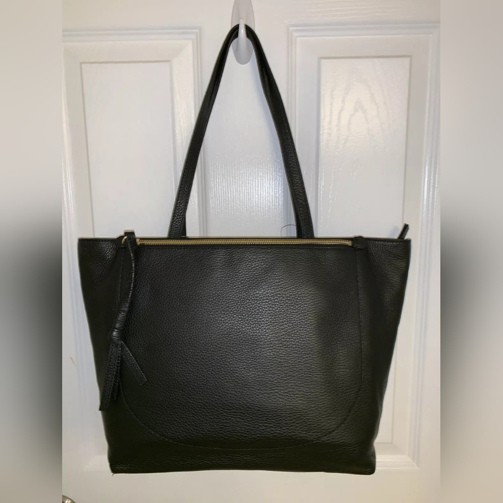 VINCE CAMUTO MAI TOTE NWTS ๐ค - Picture 2 of 5
